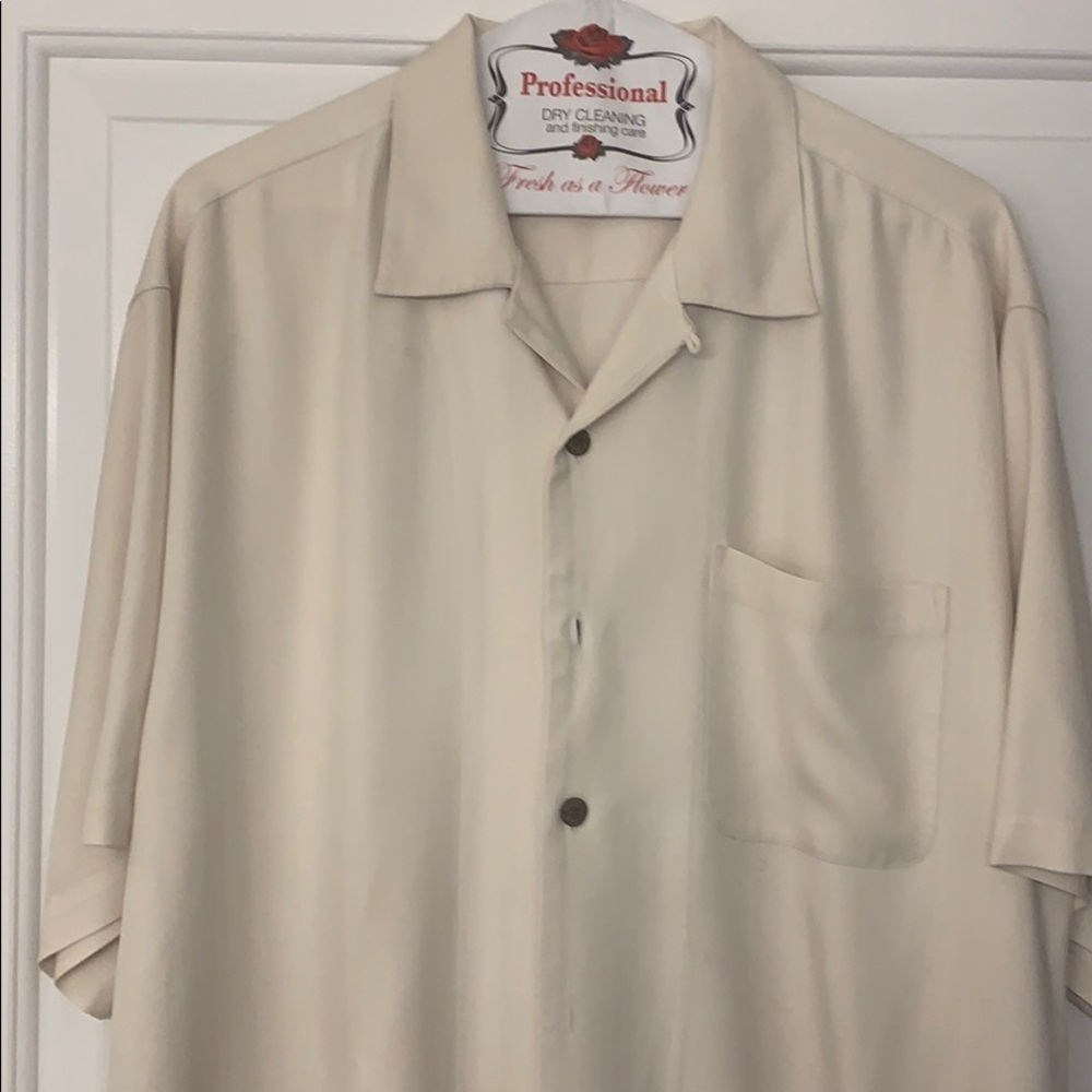 Tommy Bahama button you shirt
